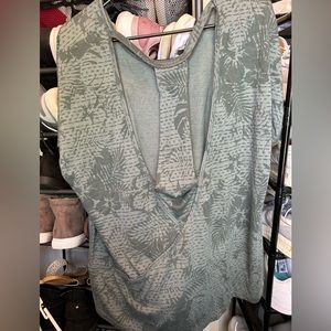 Old navy active tee - size large